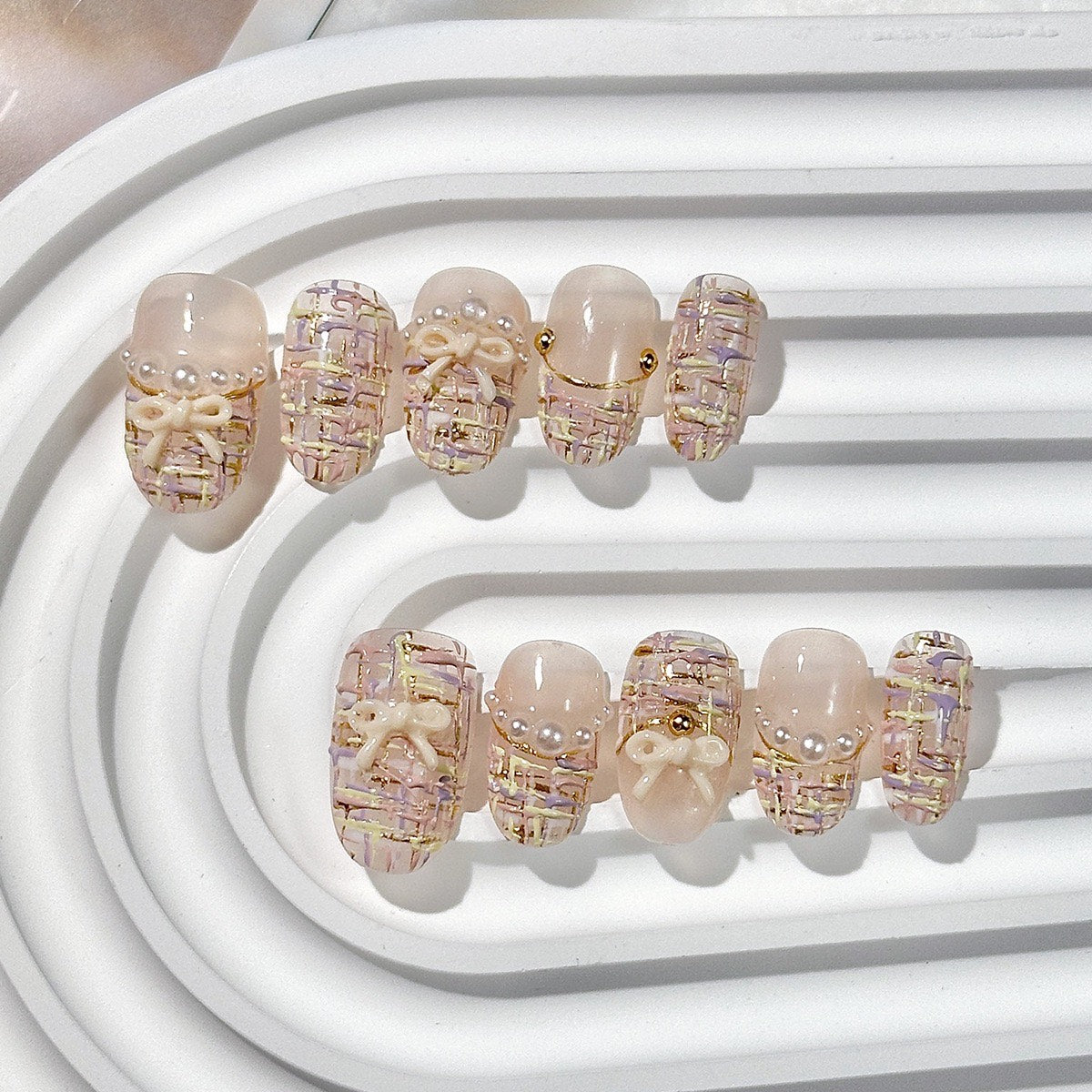 The Tweed Press On Nails